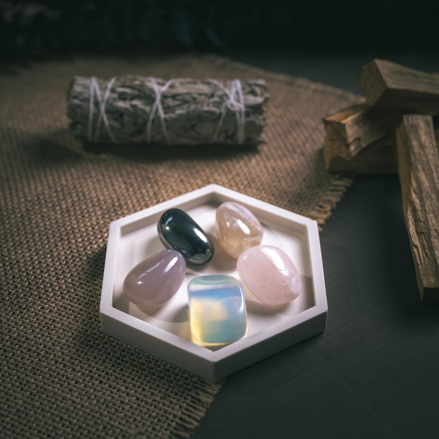 12-teiliges Set Räucherset Neue Anfänge – Weißer Salbei, Palo Santo & Heilsteine | BESOULS