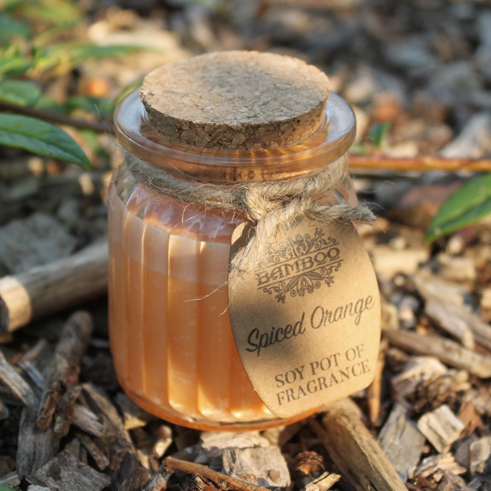 bG9jYWw6Ly9tZWRpYS85Ry8yRC82MFIzMEMxRzZHVjMyRDlHLzNlZTc3OTMwLmpwZWc.jpg Spiced Orange Duftkerze im Glas mit Korkdeckel – Sojawachs Aromakerze für gemütliche Atmosphäre 7.5x5.5 cm