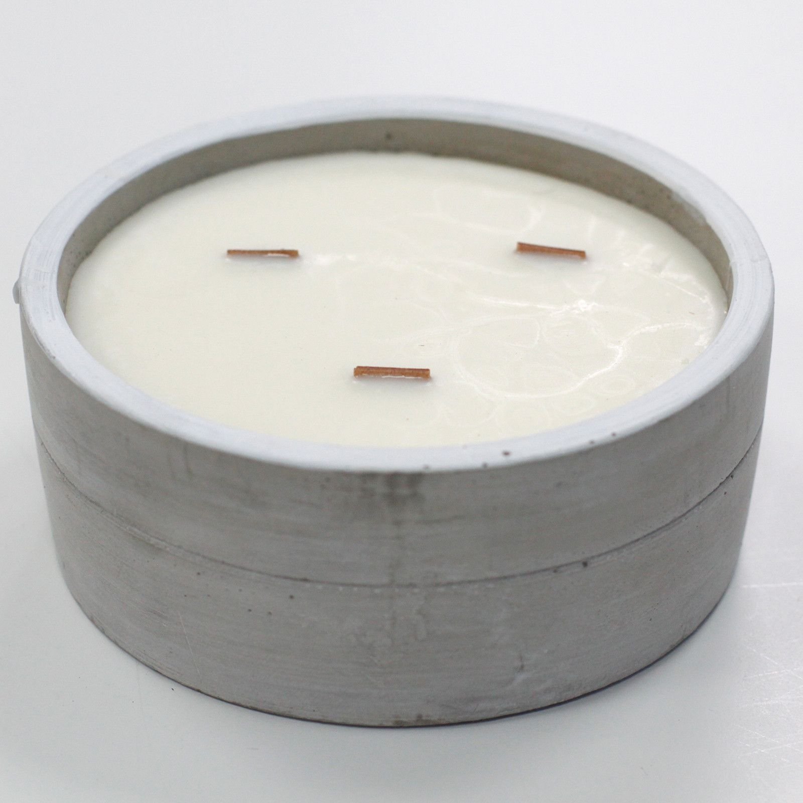 Beton Duftkerze Patchouli Dark Amber – Große Sojawachs Kerze mit Holzdocht im Betongefäß 14 cm