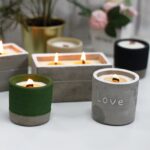 Beton Duftkerze Patchouli Dark Amber – Große Sojawachs Kerze mit Holzdocht im Betongefäß 14 cm