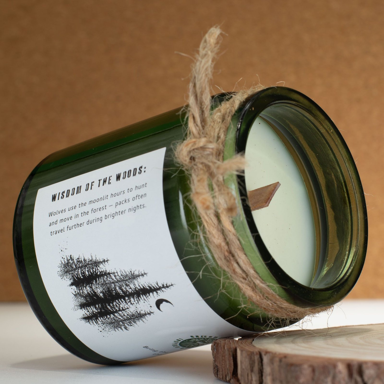 Woodwick Sojakerze Wolfs Moon – Duftkerze im Glas mit Holzdocht, mystischer Waldduft & Knistereffekt – 9 x 7 cm