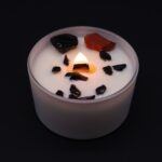Chakra Kristallkerze Wurzelchakra – Sojawachs Kerze mit Kristallen, 17h, 8.5×5 cm, 0.36 kg