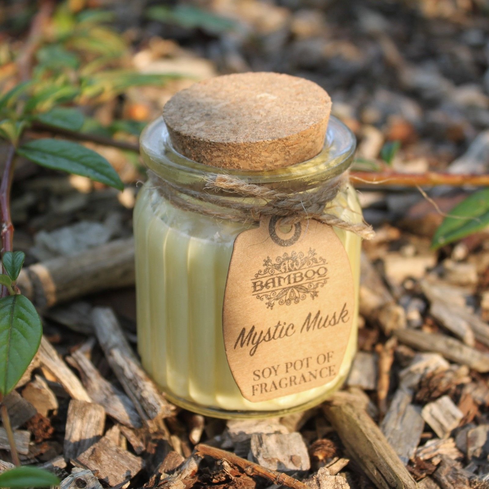 bG9jYWw6Ly9tZWRpYS9IUy8yQy82MFIzMEMxRzZHVjMyQ0hTL2NkYzNkM2M0LmpwZWc.jpg Mystic Musk Duftkerze im Glas – Sojawachs Kerze mit Korkdeckel und warmem Duft, 7.5×5.5×5.5 cm, 0.20 kg
