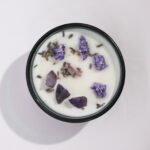 Kristall Duftkerze Der Mond – Sojawachs Kerze mit Amethyst & Holzdocht 8.8 x 5 cm