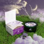 Kristall Duftkerze Der Mond – Sojawachs Kerze mit Amethyst & Holzdocht 8.8 x 5 cm