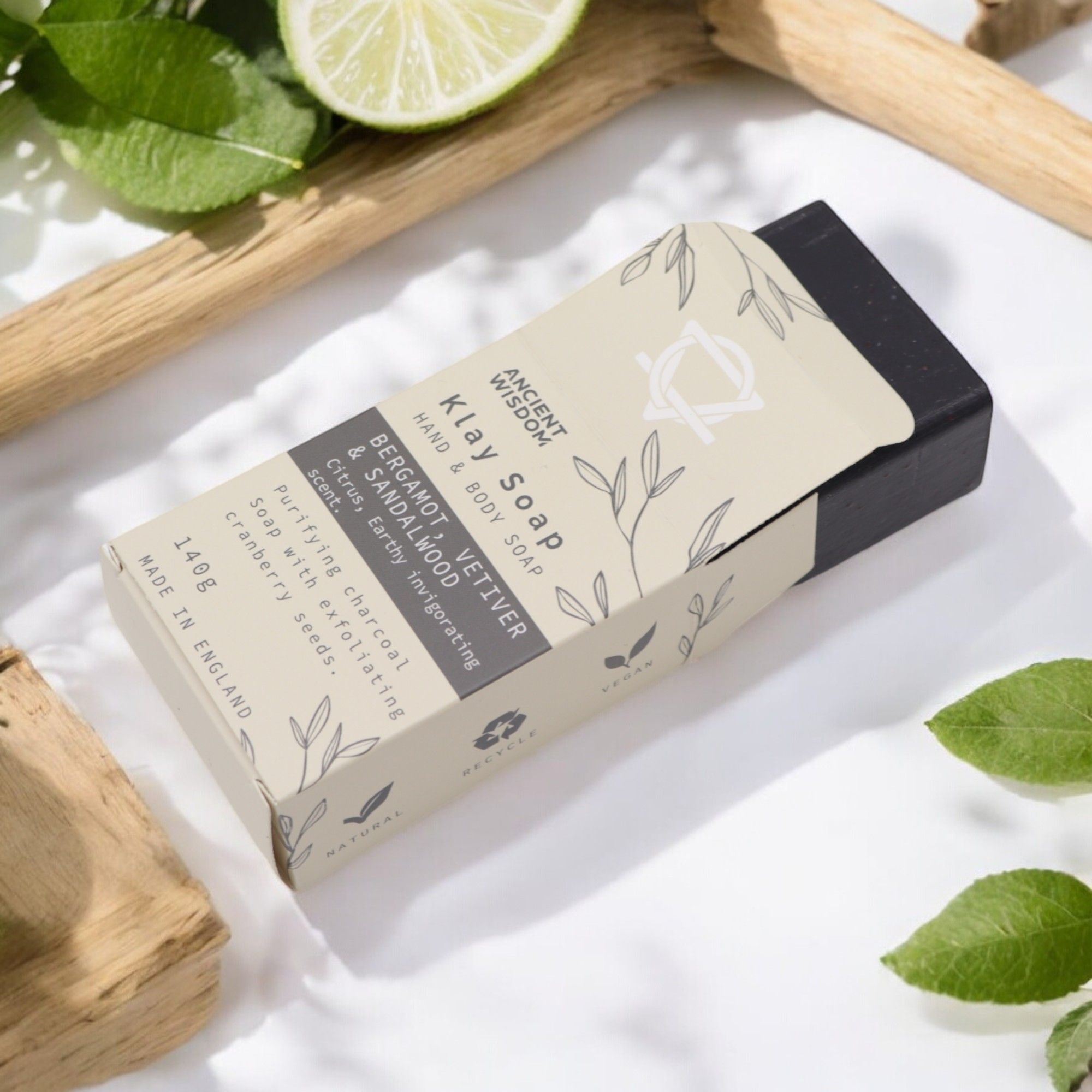 Tonerde Seife Bergamotte & Sandelholz Schwarz 145g – Peelingseife mit Aktivkohle