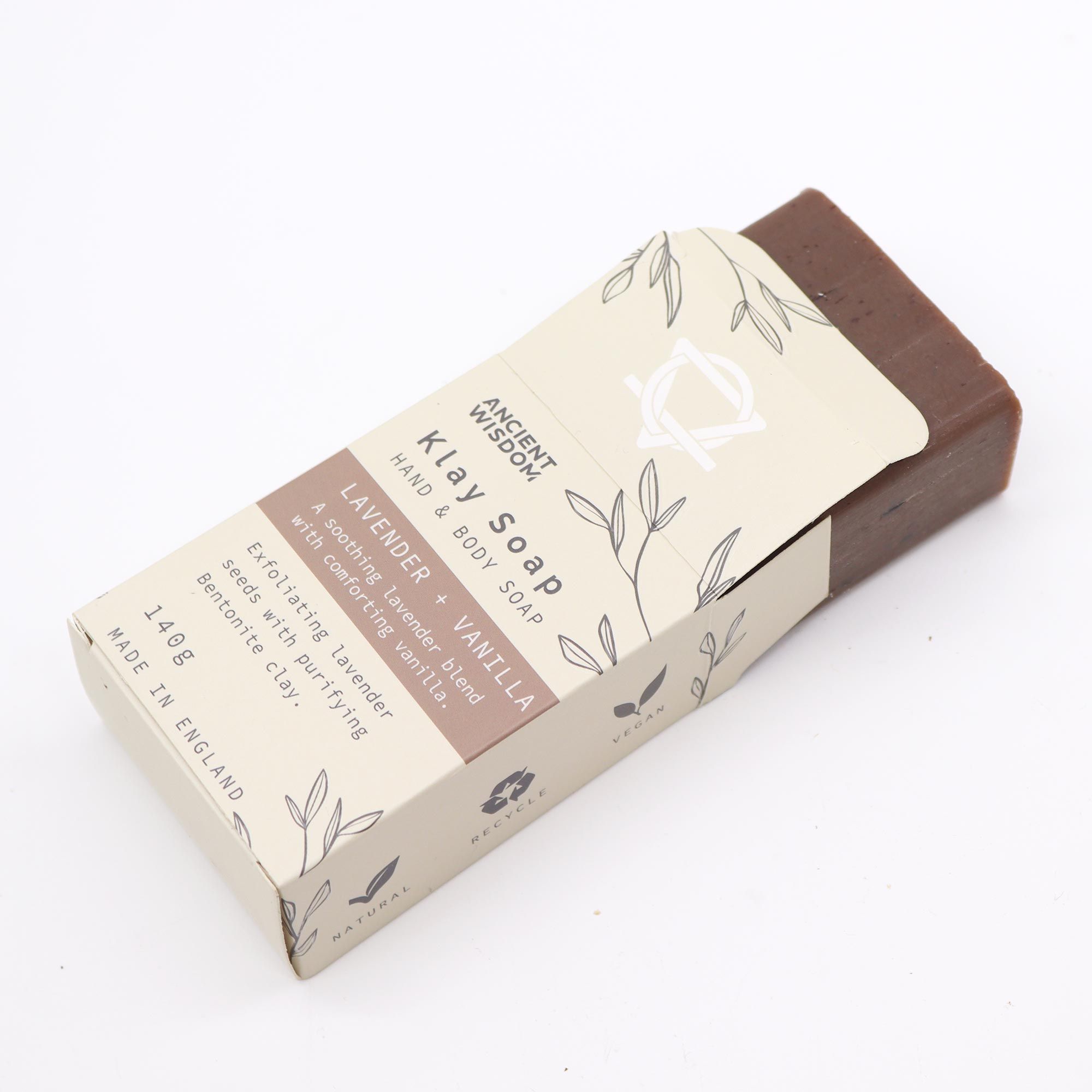 bG9jYWw6Ly9tZWRpYS8xSC80RS82MFIzMEMxRzZXVDM0RTFIL2E1OTFlYzc3LmpwZWc.jpg Tonerde Seife Lavendel & Vanille Braun 145g – Peelingseife mit Bentonite Tonerde