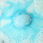 Kristall Badebombe Wasser Blau 220 g – Badebombe mit echtem Edelstein und beruhigendem Duft