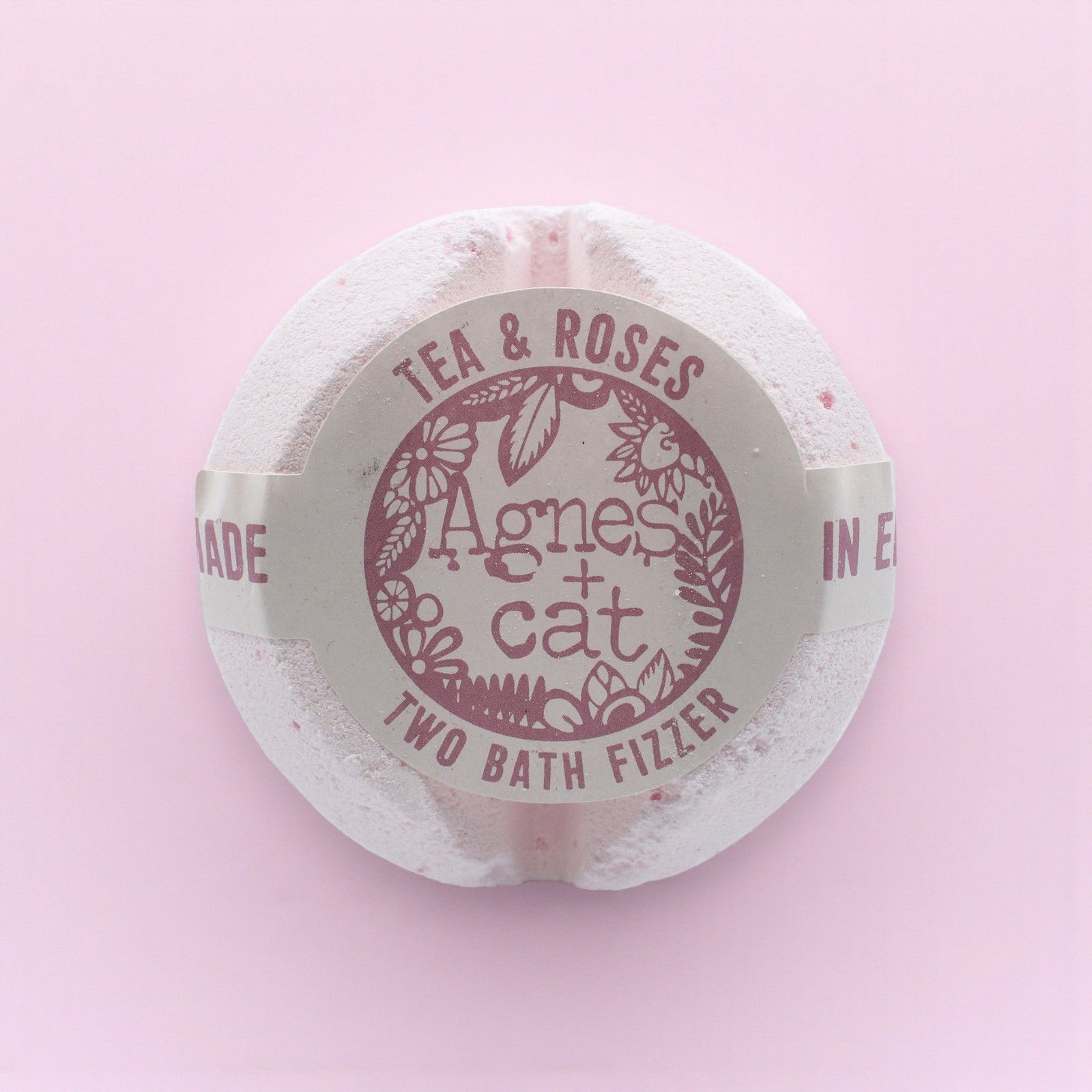 Badebombe Tee & Rosen Weiß Rosa 210g – Handgemachte Badebombe mit Blumenduft