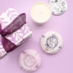 Wellness Geschenkset Moonstone Kerze & Badebomben Weiß Lila 1050g