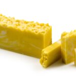 Zitrone Olivenölseife Naturseife 1250g – Handgemachte Naturseife mit Zitronenöl – Honigbee Zitrone Olivenölseife Naturseife 1250g – Handgemachte Naturseife mit Zitronenöl