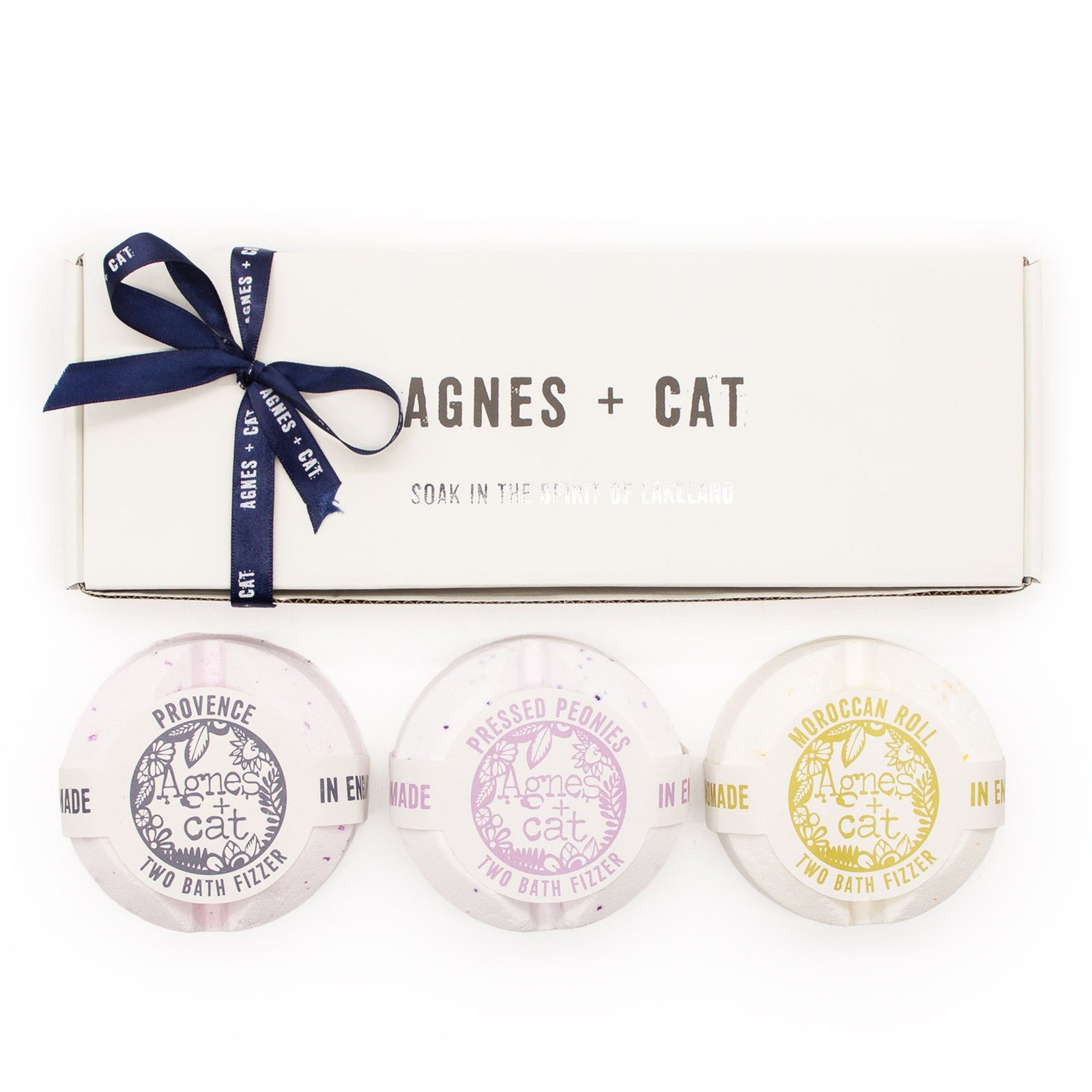 bG9jYWw6Ly9tZWRpYS85Ry9FRS82MFIzMEMxSjZHUzNFRTlHL2Q3ZDM1NGJjLmpwZw.jpg Badebomben Badefizzer Geschenkset Secret Garden 3 Düfte Agnes + Cat