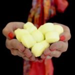 Chill Pills Badebomben Piña Colada 1,3 kg Box – Honigbee Chill Pills Badebomben Piña Colada 1,3 kg Box