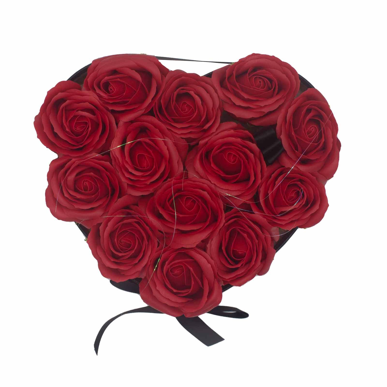 bG9jYWw6Ly9tZWRpYS85TS9BQy82MFIzMEMxRzZSVDNBQzlNL2FiZGY1YWZjLmpwZWc.jpg Seifenblumen Rosenstrauß Rot 13 Rosen Herz – Duftseifen Geschenkbox