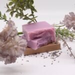 Handgemachte Seife Lavendel & Kokosnuss 100 g Naturseife – Honigbee Handgemachte Seife Lavendel & Kokosnuss 100 g Naturseife
