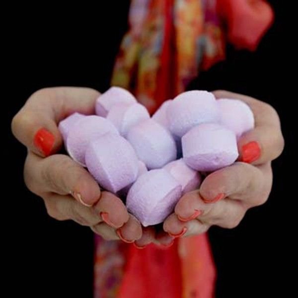 bG9jYWw6Ly9tZWRpYS85Ti80RC82MFIzMEMxRzZDVks0RDlOLzFlOTQwMWZlLmpwZWc.jpg Chill Pills Badebomben Schwarzkirsche 1,3 kg Box