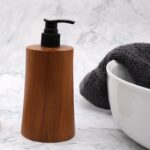 Seifenspender aus Teakholz konisch Natur 250 ml – Honigbee Seifenspender aus Teakholz konisch Natur 250 ml