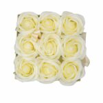 Seifenblumen Rosenstrauß Creme 9 Rosen Quadratisch – Duftseifen Geschenkbox
