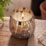 Mittlere Glaskerze Amber Mosaik 45 Stunden Brenndauer Dekokerze im Glas
