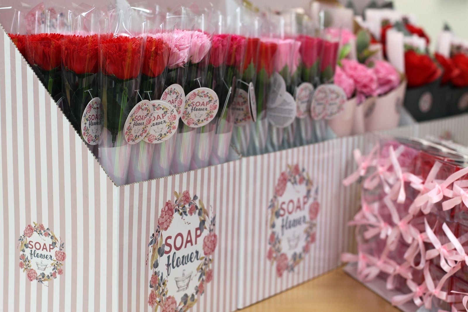 Seifenblumen Rosenstrauß Groß dekoratives Geschenk mit Seifenblüten