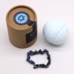 Badebombe mit Sodalith Armband Sandelholz 140 g Handgemacht