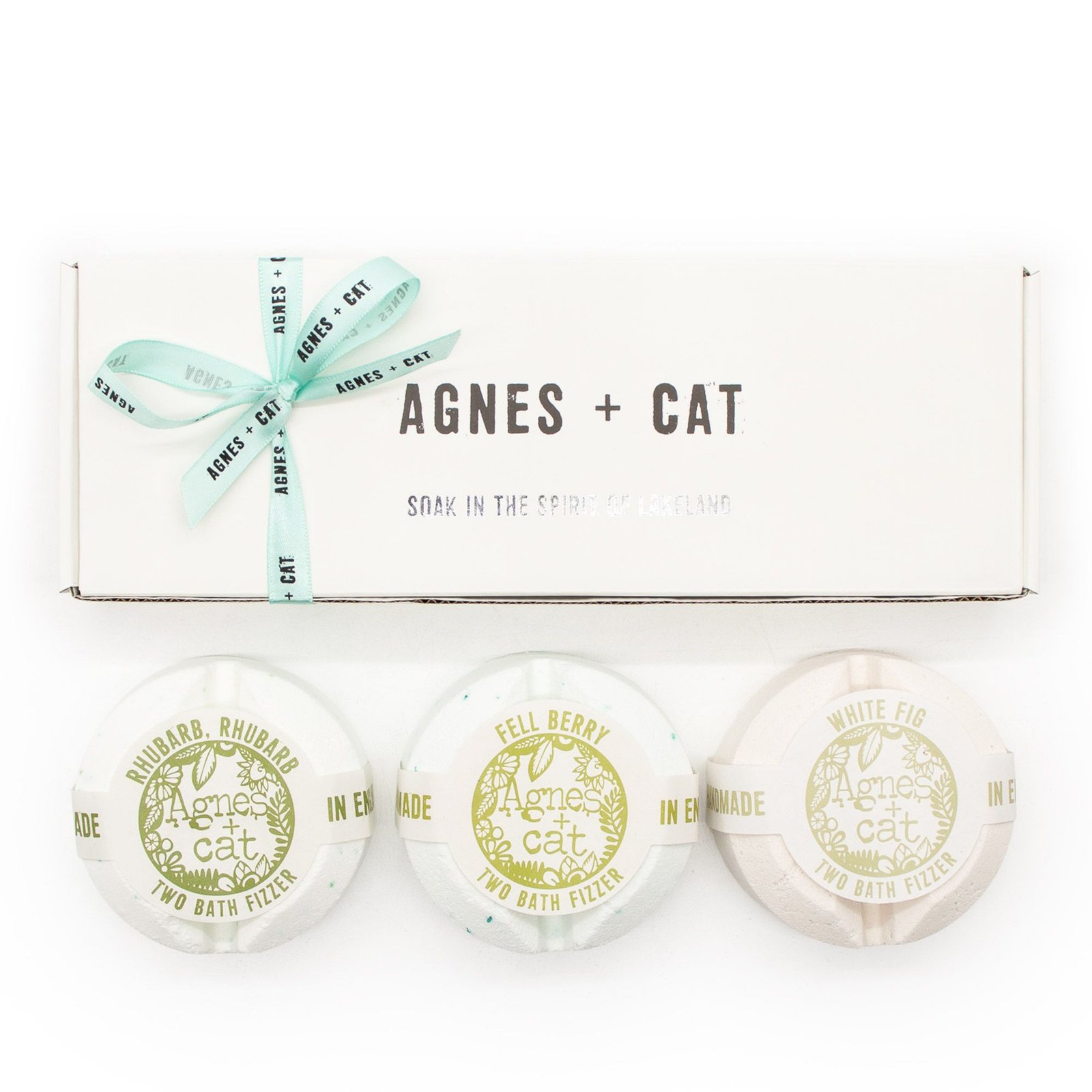 bG9jYWw6Ly9tZWRpYS8xSi9FRS82MFIzMEMxSjZHUzNFRTFKLzdhZWZmNGMzLmpwZw.jpg Badebomben Badefizzer Geschenkset Berry & Fig 3 Düfte Agnes + Cat