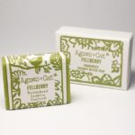 Handgemachte Duftseife Fellberry 140 g mit beerigem Duft – Honigbee Handgemachte Duftseife Fellberry 140 g mit beerigem Duft