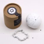 Badebombe mit Weißem Jaspis Armband Grapefruit & Ylang-Ylang 140 g Handgemacht