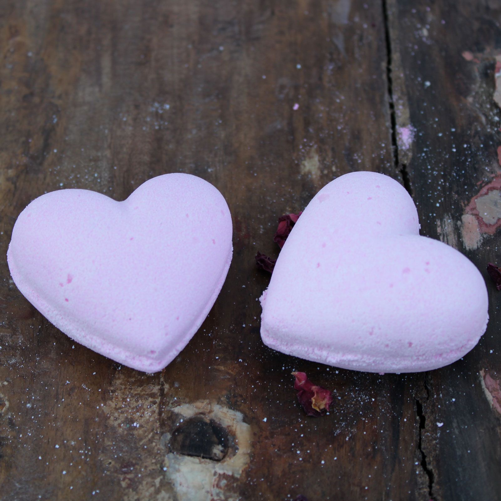 bG9jYWw6Ly9tZWRpYS8xUC8yQy82MFIzMEMxRzZSUjMyQzFQL2JkYTQ0ZDQ3LmpwZWc-1.jpg Badeherz Bubblegum 70 g Badebombe mit Kaugummiduft