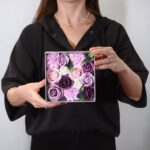 Seifenblumen Geschenkbox Lavendel Rose & Nelke Quadrat – Duftseifen Geschenk – Honigbee Seifenblumen Geschenkbox Lavendel Rose & Nelke Quadrat – Duftseifen Geschenk