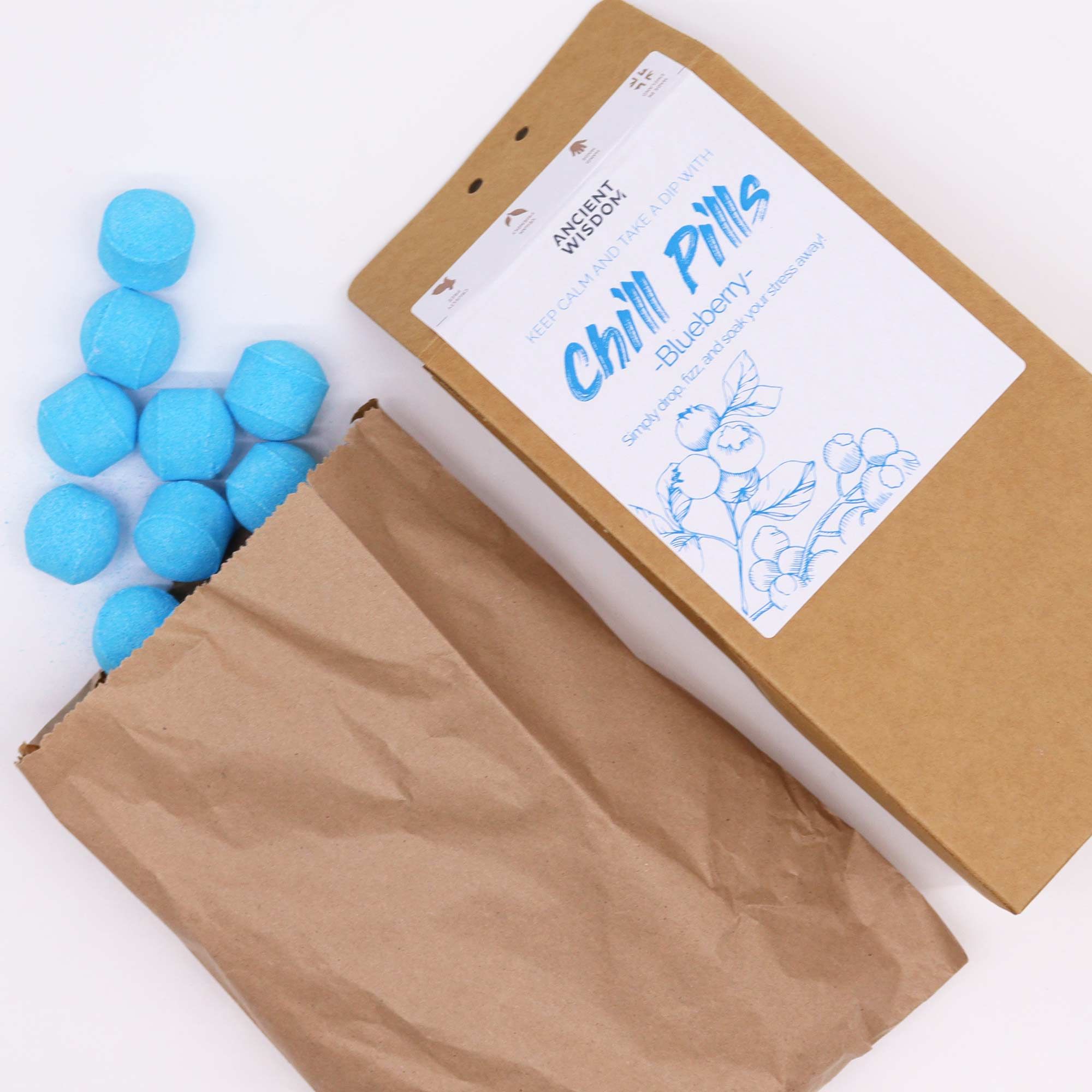 bG9jYWw6Ly9tZWRpYS8xUS9BRS82MFIzMEMxRzZXUktBRTFRL2M3YTQ5ZTU4LmpwZWc.jpg Badekugeln Geschenkset Blaubeerduft Chill Pills 350 g Vegan Handgemacht
