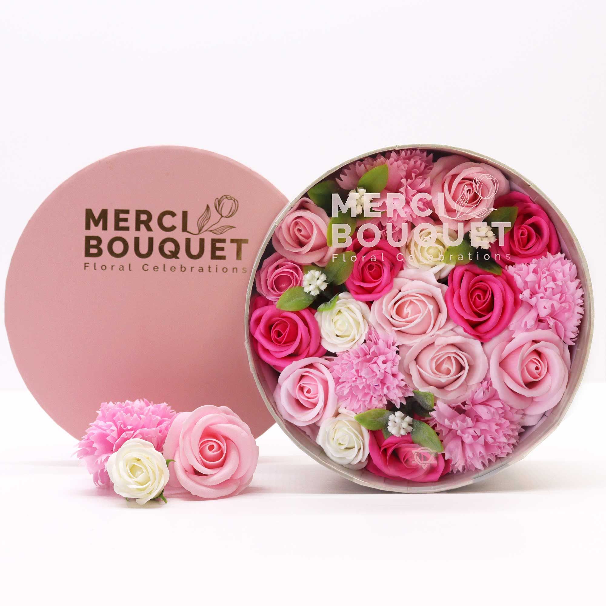 bG9jYWw6Ly9tZWRpYS9IUC82RC82MFIzMEMxRzZSV0s2REhQLzZjZjc2MGJhLmpwZWc.jpg Seifenblumen Geschenkbox Baby Mädchen Rund Rosa – Duftseifen Geschenk