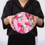 Seifenblumen Geschenkbox Baby Mädchen Rund Rosa – Duftseifen Geschenk – Honigbee Seifenblumen Geschenkbox Baby Mädchen Rund Rosa – Duftseifen Geschenk