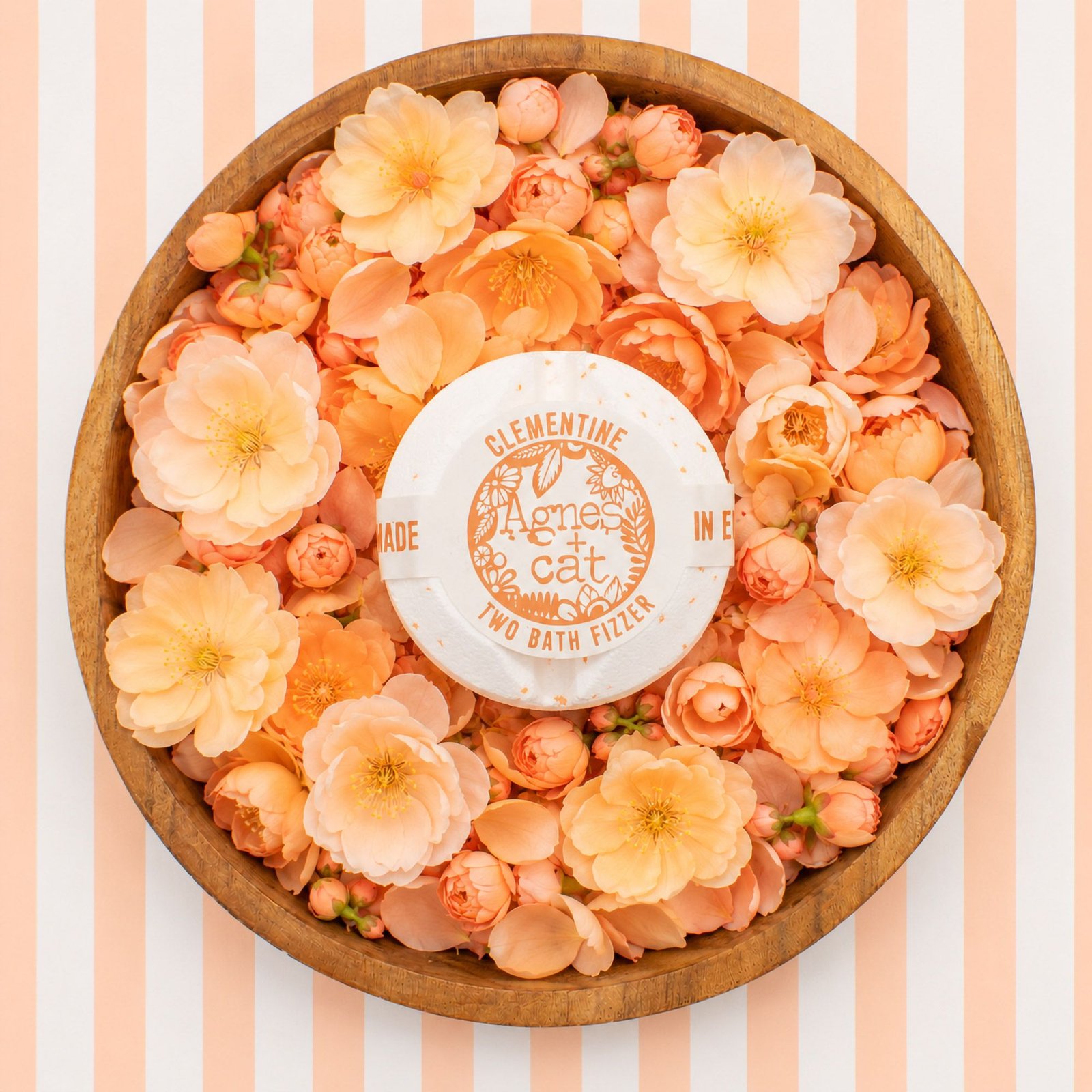 bG9jYWw6Ly9tZWRpYS9IUi9FRC82MFIzMEMxSjZHUzNFREhSL2EwMmQ5NzU1LmpwZw.jpg Badebomben Badefizzer Geschenkset Floral & Citrus 3 Düfte Agnes + Cat