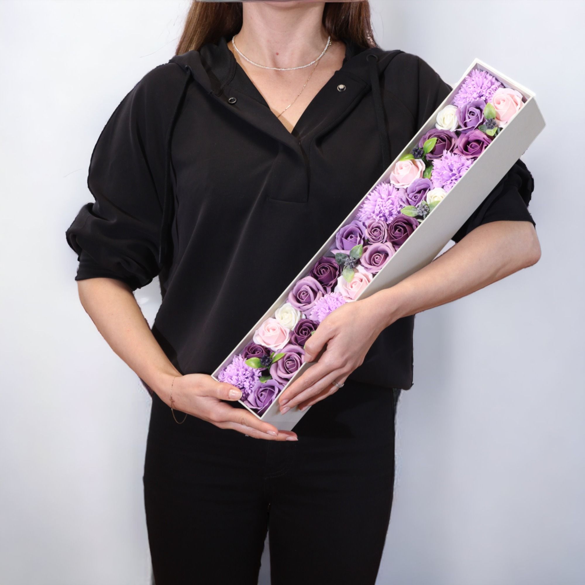bG9jYWw6Ly9tZWRpYS9TUS84Qy82MFIzMEMxRzZSV0s4Q1NRLzAwMGUwN2MwLmpwZWc.jpg Seifenblumen Geschenkbox Lavendel Rose & Nelke XL – Duftseifen Geschenk