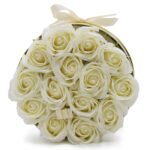 Seifenblumen Rosenstrauß Creme 14 Rosen Rund