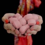 Chill Pills Badebomben Passionsfrucht 1,3 kg Box – Honigbee Chill Pills Badebomben Passionsfrucht 1,3 kg Box