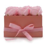 Seifenblumenstrauß Rosa 9 Rosen eckig Geschenkbox Duftseife Badeseife – Honigbee Seifenblumenstrauß Rosa 9 Rosen eckig Geschenkbox Duftseife Badeseife