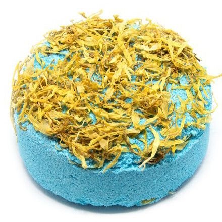 bG9jYWw6Ly9tZWRpYS9TUy9KQy82MFIzMEMxRzY0VzNKQ1NTLzI5MzE2ZWIxLmpwZWc.jpg Blumen Badebombe Dream in Blue 200 g mit Kamille & Muskatellersalbei