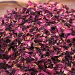 Rosenblätter getrocknet 500 g – Natürliche Rosenblüten für Hochzeit, Deko, Potpourri & Badesalz – Honigbee Rosenblätter getrocknet 500 g – Natürliche Rosenblüten für Hochzeit, Deko, Potpourri & Badesalz