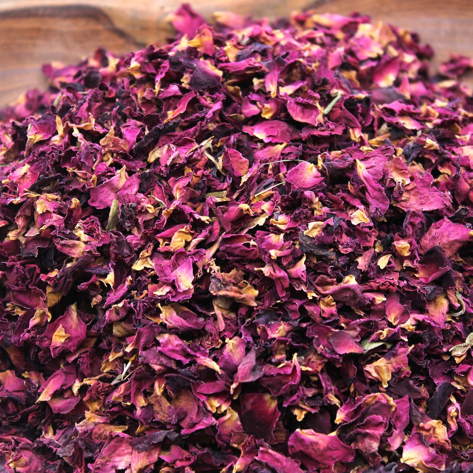 bG9jYWw6Ly9tZWRpYS85TS8wRS82MFIzMEMxRzY0VzMwRTlNLzM0ZmY0ZDA4LmpwZWc.jpg Rosenblätter getrocknet 500 g – Natürliche Rosenblüten für Hochzeit, Deko, Potpourri & Badesalz