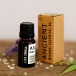 Less Stress ätherische Ölmischung 10 ml – Muskatellersalbei, Zitrone & Lavendel Aromatherapie – Honigbee Less Stress ätherische Ölmischung 10 ml – Muskatellersalbei, Zitrone & Lavendel Aromatherapie
