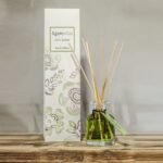 Raumduft Fell Berry 140 ml – Duftdiffuser mit Stäbchen und fruchtigem Beerenduft – Honigbee Raumduft Fell Berry 140 ml – Duftdiffuser mit Stäbchen und fruchtigem Beerenduft