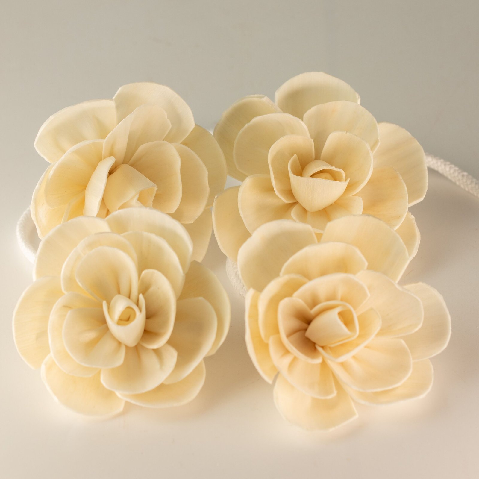Duftdiffuser Blumen Kleine Lotusblüte 4 Stück – Solaholz Duftblumen mit Baumwollschnur